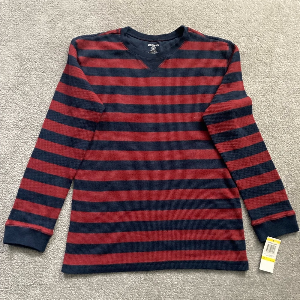 Green dog boys long sleeve thermal. Its navy blue and burgundy.